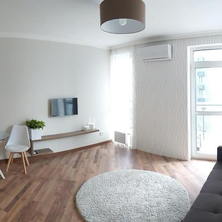 Красивая Квартира С Шикарным Видом У Метро Apartment Kyiv Exterior photo