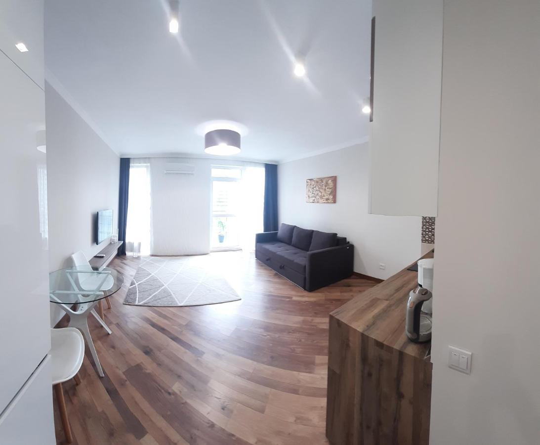 Красивая Квартира С Шикарным Видом У Метро Apartment Kyiv Exterior photo